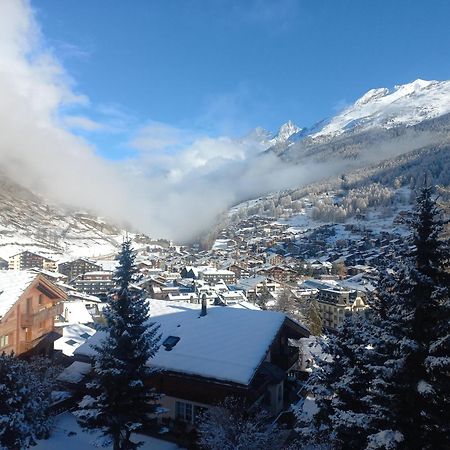 Studio Direkt Im Zentrum, Tolle Terrasse, Aussicht Zermatt Bagian luar foto